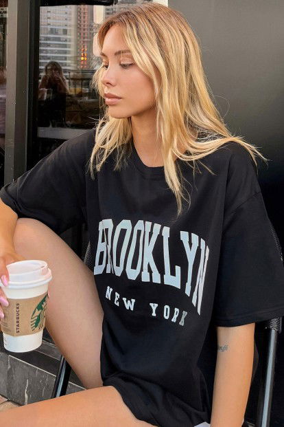 Siyah Brooklyn Baskılı Oversize Kadın Tshirt - 4