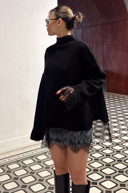 Siyah Dantel Detaylı Dik Yaka Kadın Triko Kazak - 1