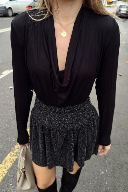 Siyah Dökümlü Degaje Yaka Uzun Kol Kadın Bluz - 4