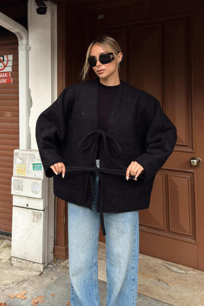 Siyah Oversize Bağlama Detaylı Kadın Yün Kaşe Ceket - 2