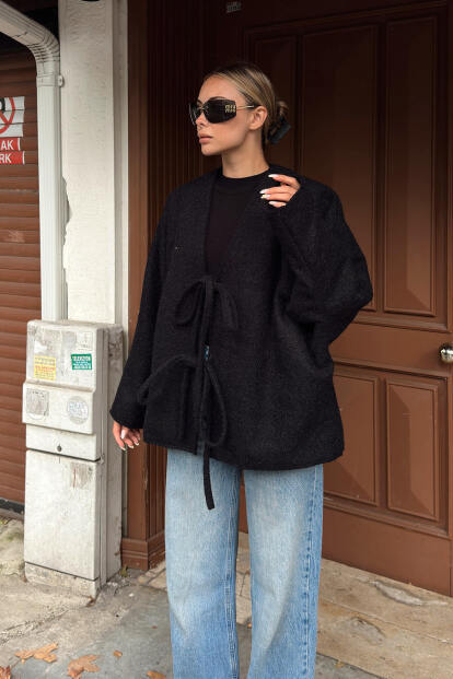Siyah Oversize Bağlama Detaylı Kadın Yün Kaşe Ceket - 3