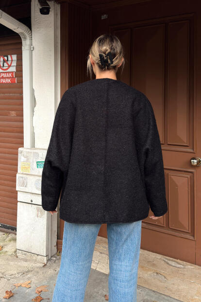 Siyah Oversize Bağlama Detaylı Kadın Yün Kaşe Ceket - 5