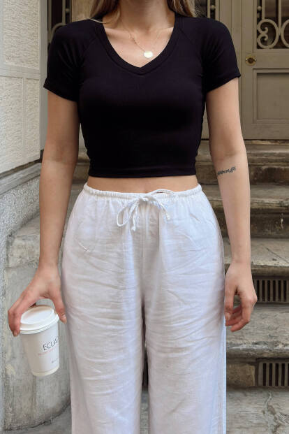 Siyah Peria V Yaka Kısa Kol Kadın Crop T-shirt - 4