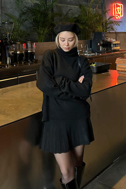 Siyah Raina Balıkçı Yaka Kazak-Pilise Etekli Kadın Triko Alt Üst Takım - 2