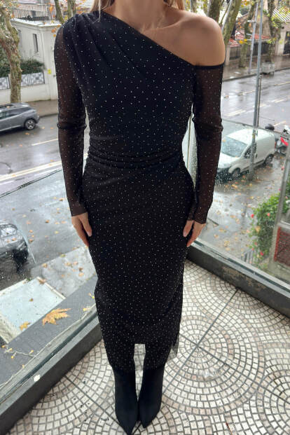 Siyah Tek Omuz Drapeli Taş Detay Kadın Midi Tül Elbise - 4