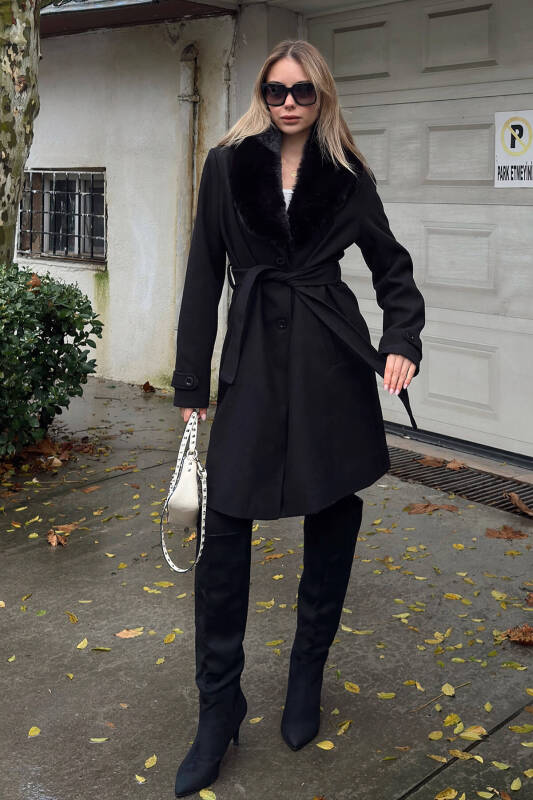 Siyah Yaka Kürklü Kol Manşet Detay Kuşaklı Kadın Kaşe Kaban - SWİST (1)