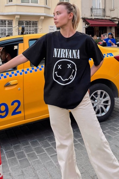 Siyah Yeni Nirvana Baskılı Oversize Kadın Tshirt - 5