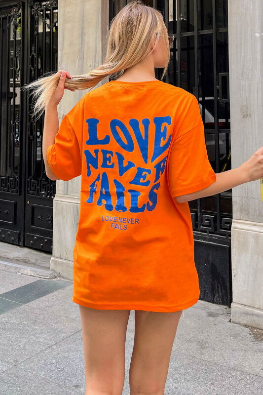 Turuncu Love Never Sırt Baskılı Oversize Kadın Tshirt - SWİST (1)