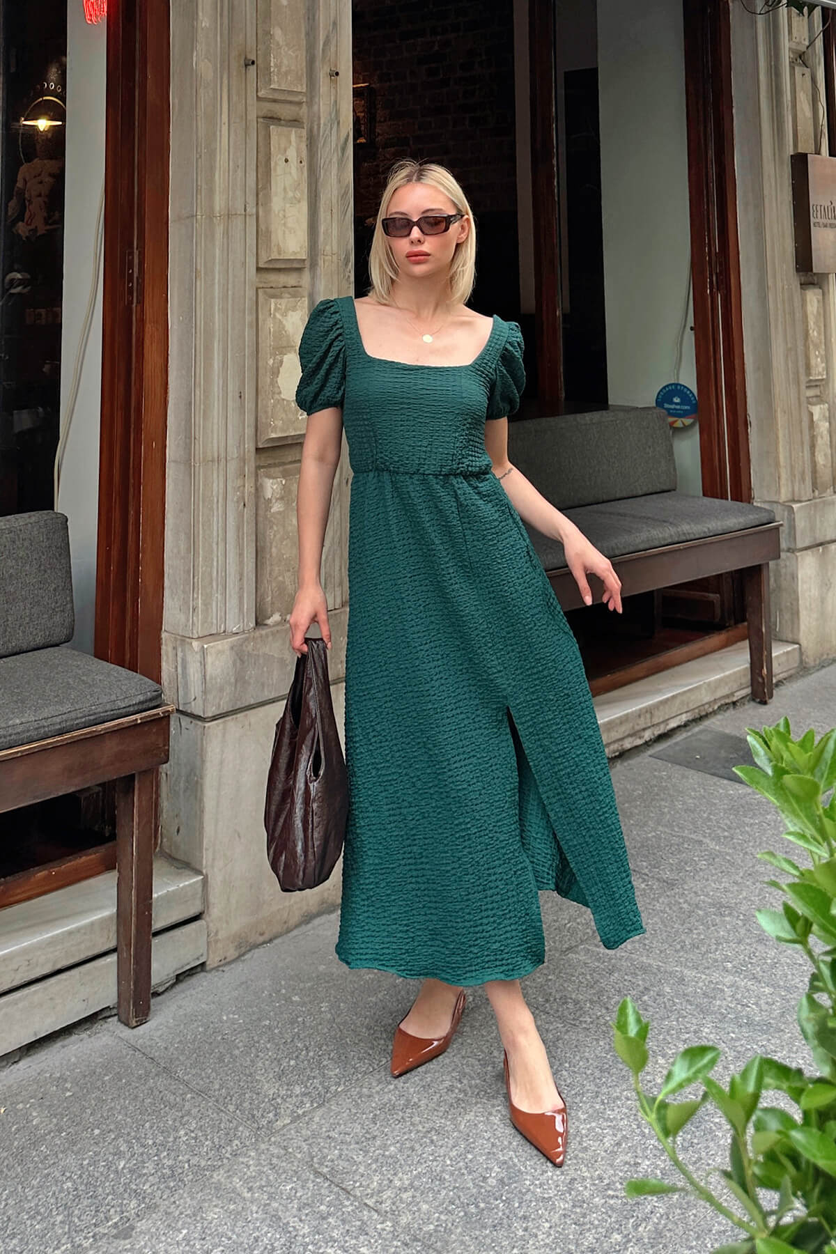 Yeşil Sırt Çapraz Bağlamalı Karpuz Kol Yırtmaçlı Kadın Midi Elbise - 4